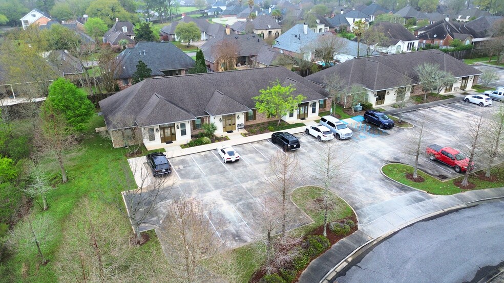 16851 Jefferson Hwy, Baton Rouge, LA à louer - Photo du bâtiment - Image 3 de 11