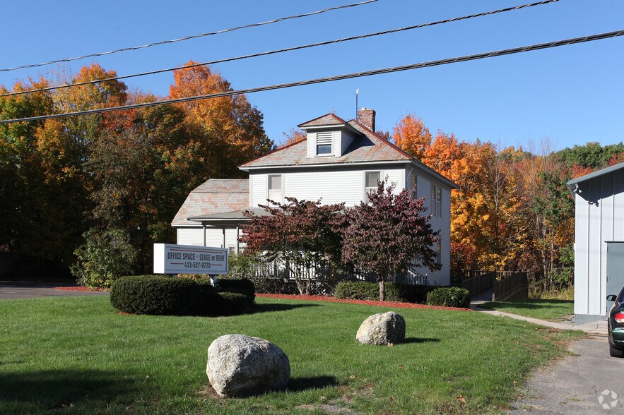 376 College Hwy, Southampton, MA for lease - Building Photo - Image 3 of 6