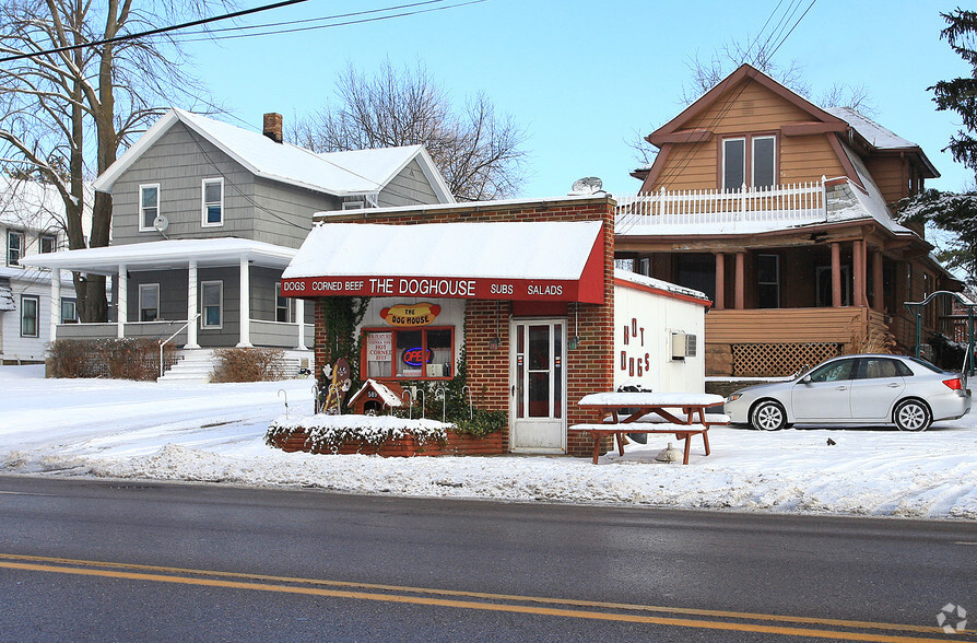 589 Broadway Ave, Bedford, OH à vendre - Photo principale - Image 1 de 1