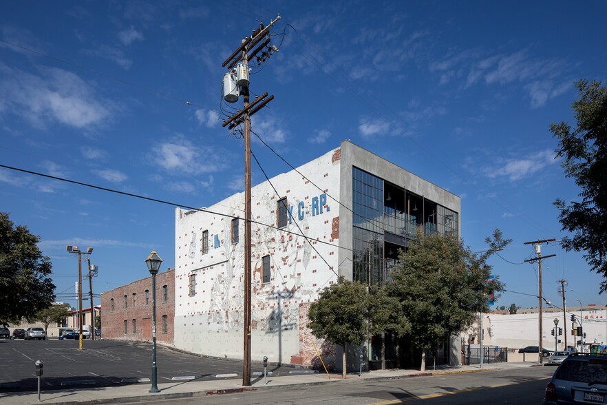 759 N Spring St, Los Angeles, CA for lease - Building Photo - Image 2 of 24