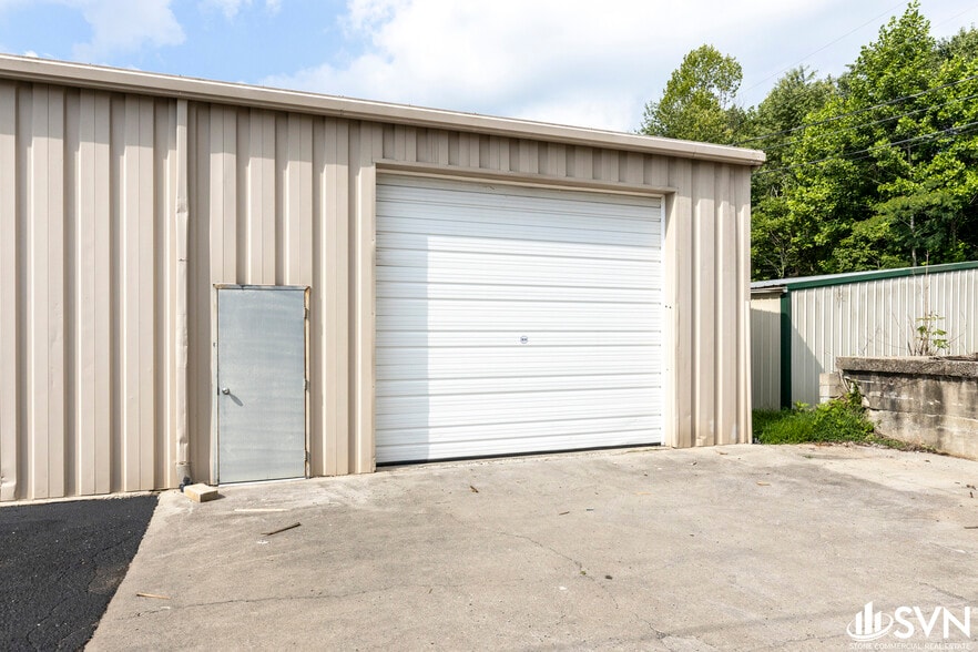 4432 W Highway 80, Somerset, KY à vendre - Photo du bâtiment - Image 3 de 11