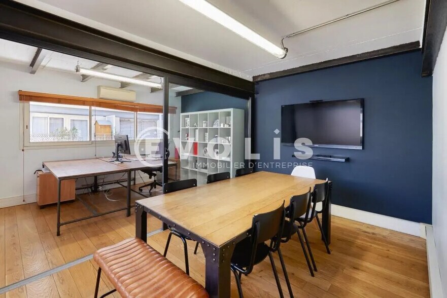 Office in Malakoff for lease - Building Photo - Image 2 of 12