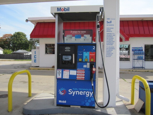 330 Main St, Seneca, IL for sale - Building Photo - Image 2 of 8