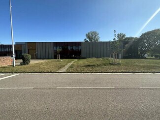 Plus de détails pour Local d'activités à louer