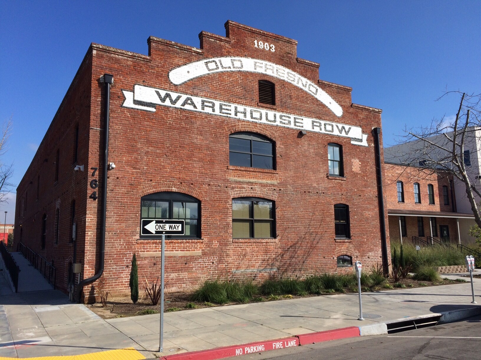 744 P St, Fresno, CA for lease Interior Photo- Image 1 of 12