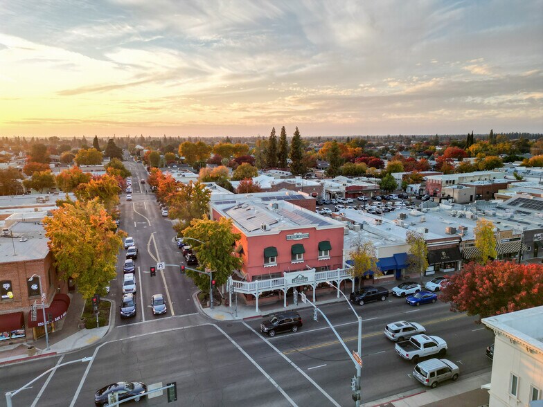 456 Clovis Ave, Clovis, CA à louer - Photo du bâtiment - Image 2 de 7