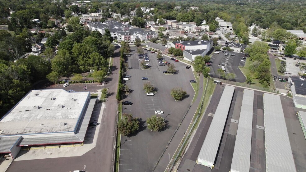 36-50 W 3rd Ave, Trappe, PA à louer - Vidéo sur l’inscription commerciale - Image 2 de 4