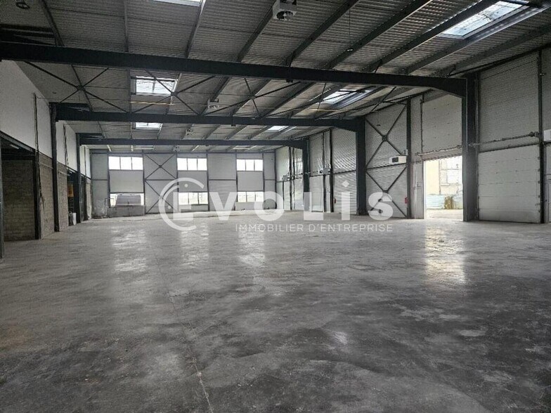 Flex in Bondoufle for sale - Building Photo - Image 2 of 7
