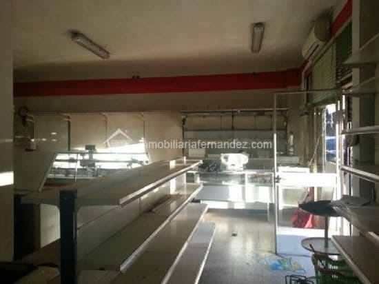 Retail in Cáceres, Cáceres for lease Building Photo- Image 1 of 8