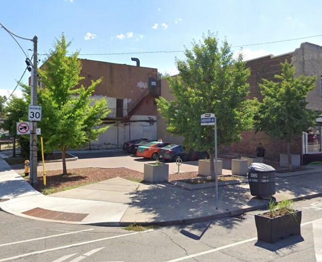 1219 Danforth Av, Toronto, ON à vendre Photo du bâtiment- Image 1 de 2