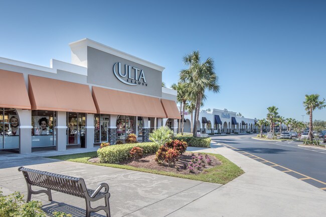 Plus de détails pour 3660-3990 W Hillsboro Blvd, Deerfield Beach, FL - Commerce de détail à louer