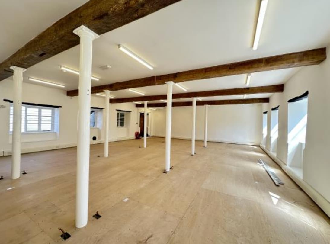 New St, Charfield for lease Interior Photo- Image 1 of 2