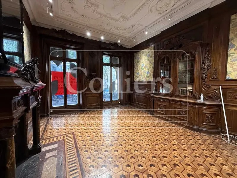Office in Marseille for sale Interior Photo- Image 1 of 4