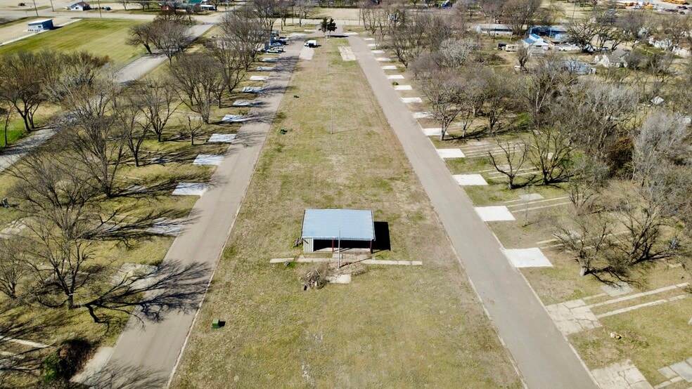 210 12th St, Clay Center, KS for sale - Aerial - Image 3 of 13