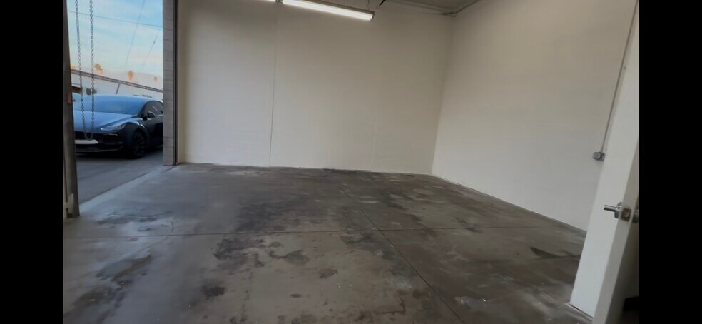 8235-8239 Lankershim Blvd, North Hollywood, CA à louer - Photo du bâtiment - Image 3 de 4