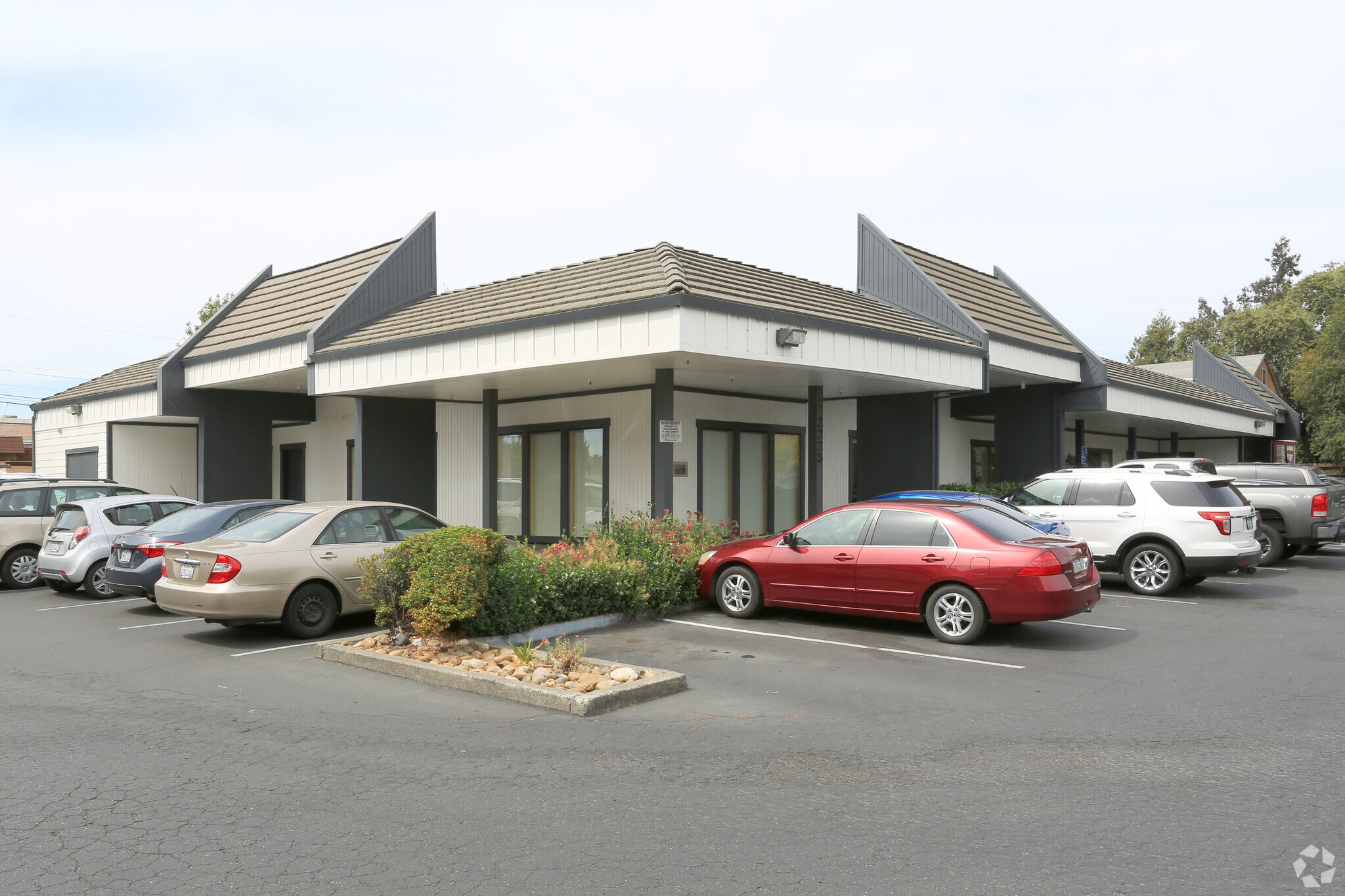 2225 Brown St, Napa, CA à louer Photo principale- Image 1 de 10