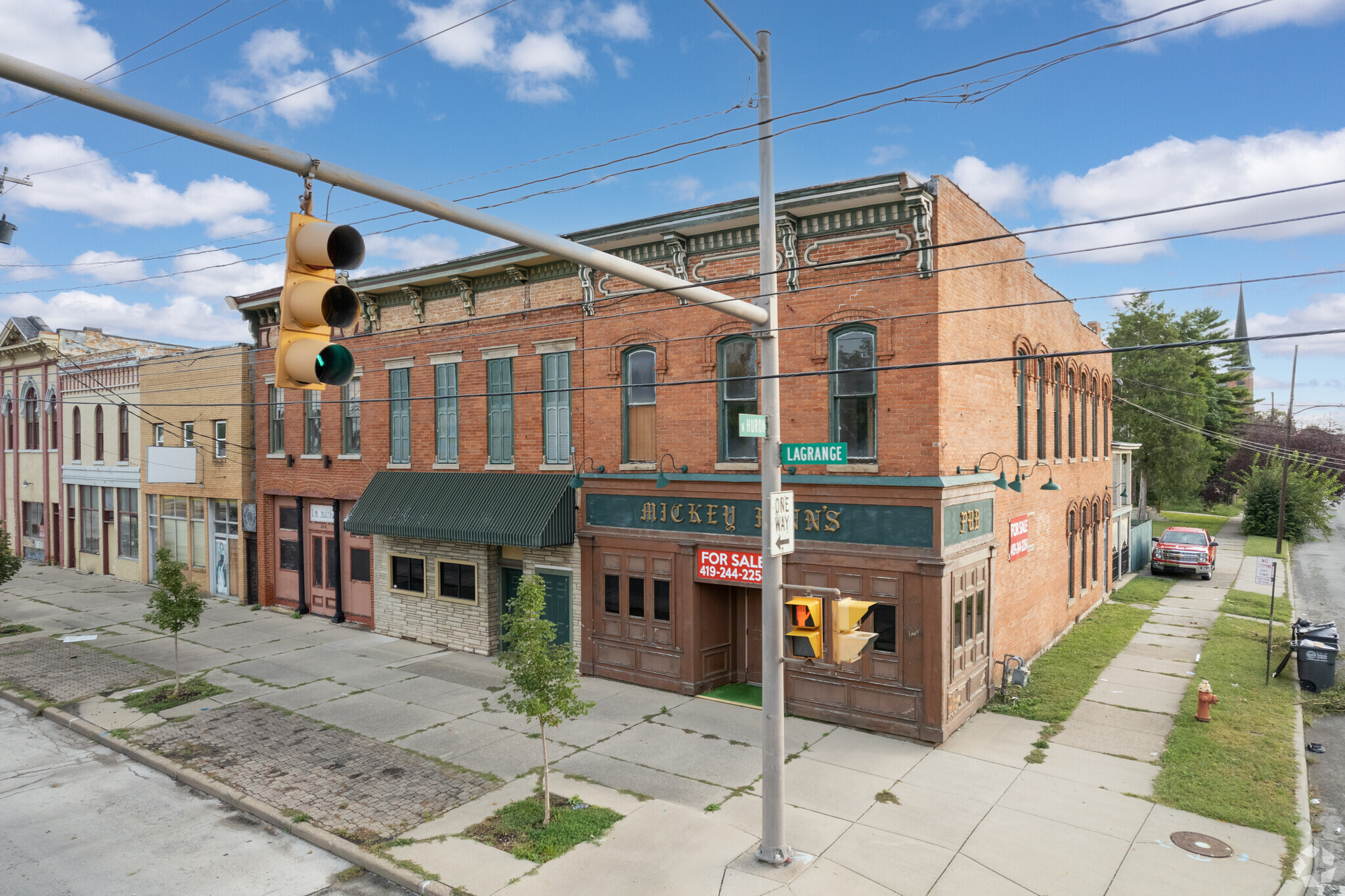 Retail in Toledo, OH for sale Primary Photo- Image 1 of 1