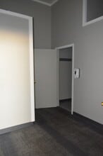 910 W Trimble Ave, Berryville, AR for lease Interior Photo- Image 2 of 8