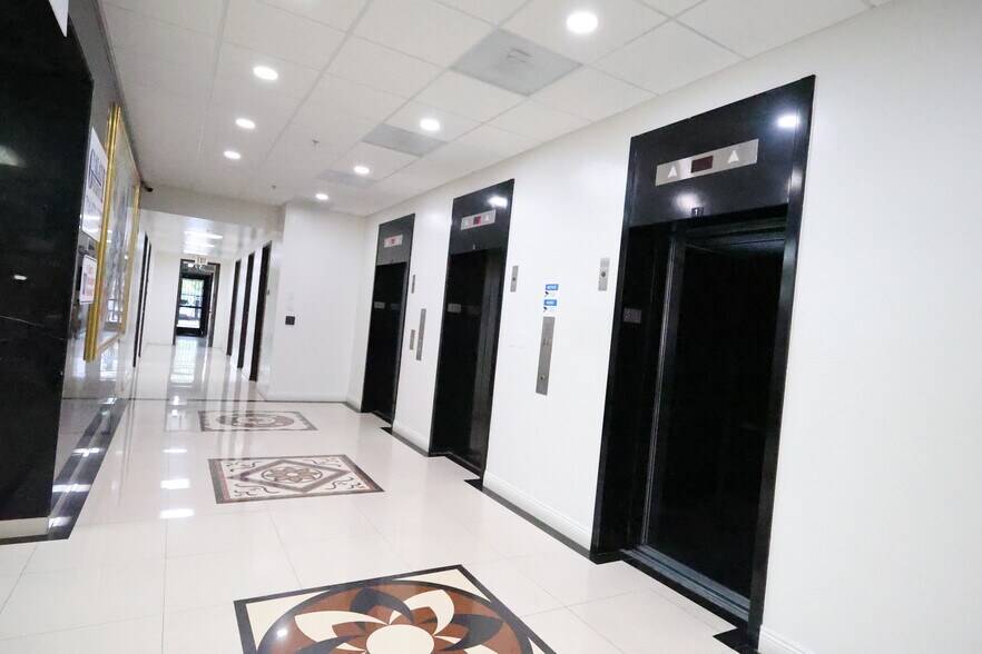 1801 W Romneya Dr, Anaheim, CA à louer - Photo du bâtiment - Image 2 de 69