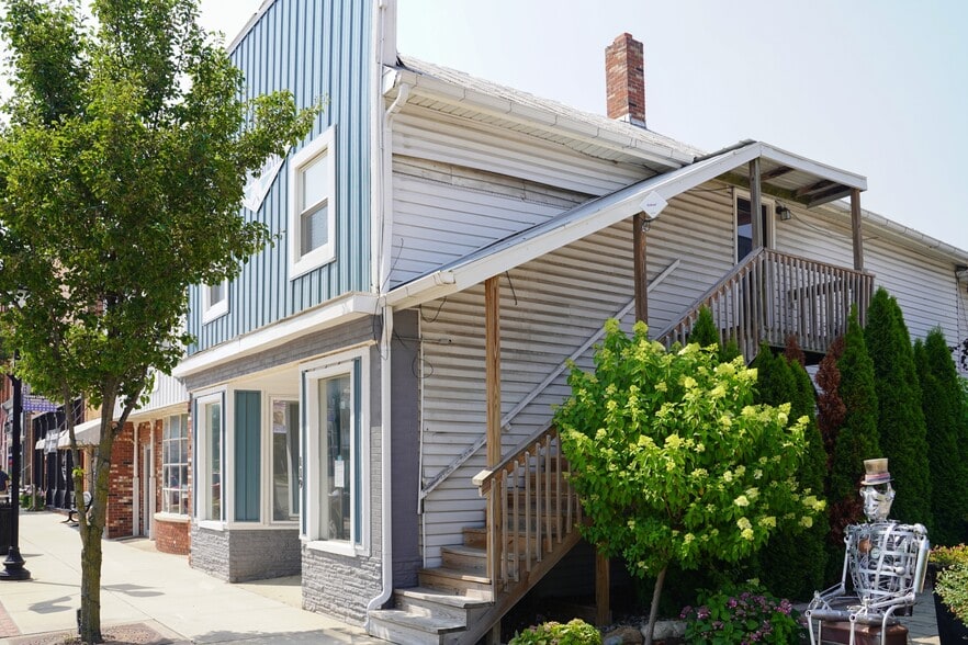 119 E Toledo St, Fremont, IN for lease - Building Photo - Image 1 of 7