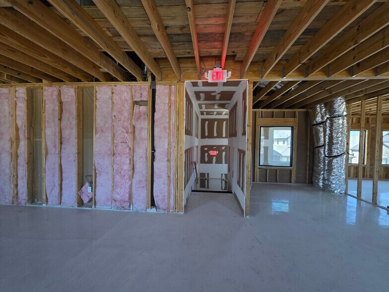 142 Bella Katy Dr, Katy, TX à louer - Photo du bâtiment - Image 3 de 8