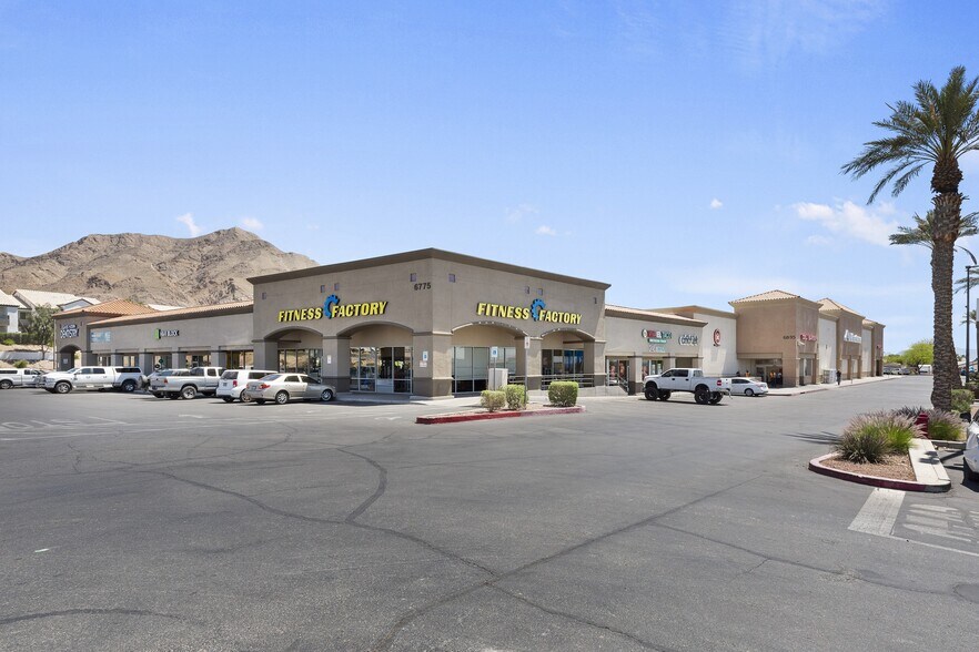 6885 E Lake Mead Blvd, Las Vegas, NV à louer - Photo du bâtiment - Image 3 de 5