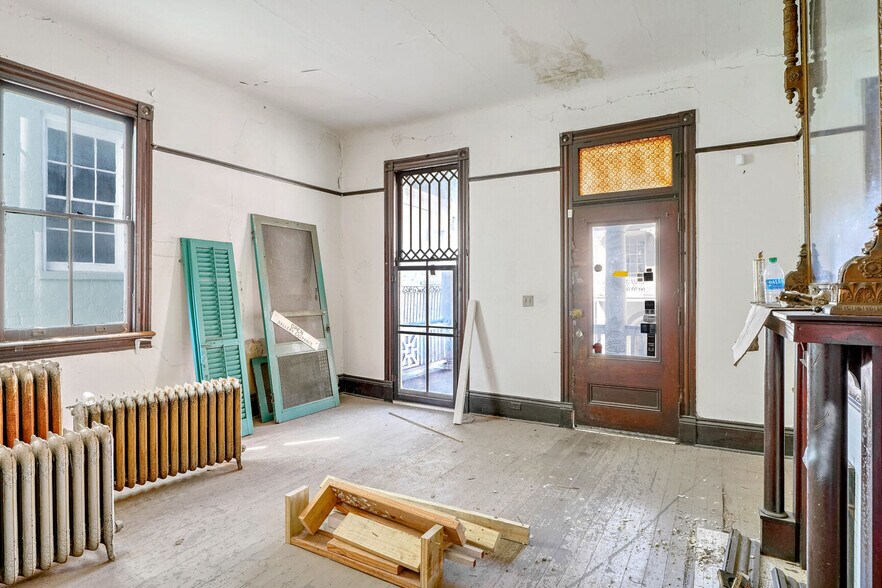 818 Royal St, New Orleans, LA à louer - Photo du bâtiment - Image 2 de 12