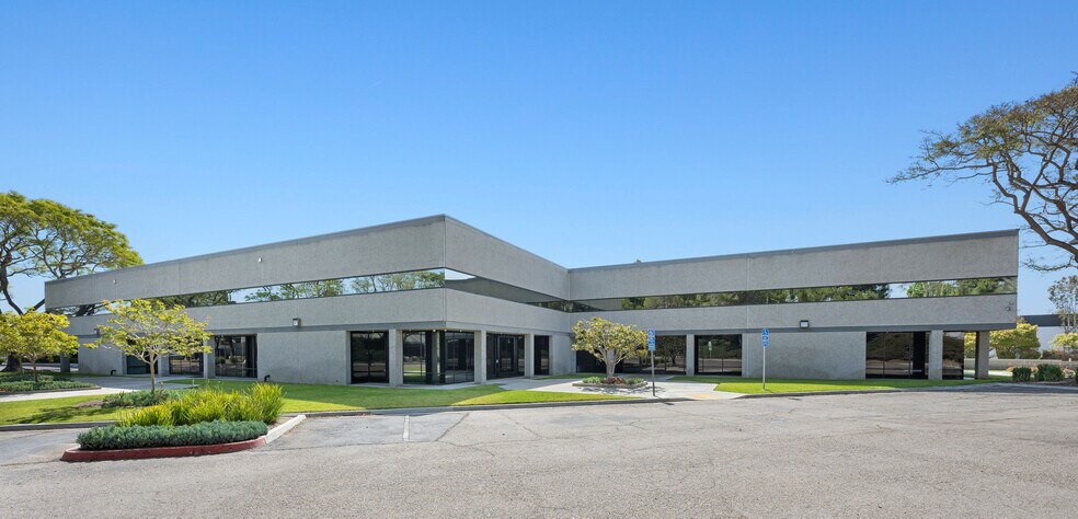 9380 Waples St, San Diego, CA à louer - Photo du bâtiment - Image 2 de 16