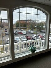 162-170 Main St, Old Saybrook, CT for lease Interior Photo- Image 2 of 9