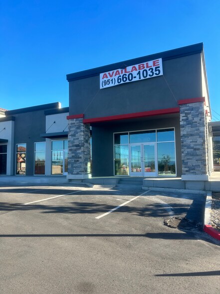 18187 Van Buren Blvd, Riverside, CA à louer - Photo du bâtiment - Image 3 de 7