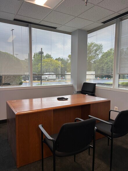 1000 Crawford Pl, Mount Laurel, NJ à louer - Photo du bâtiment - Image 3 de 9