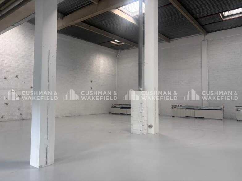 Chemin De La Bastide Blanche, Vitrolles for lease - Interior Photo - Image 2 of 8