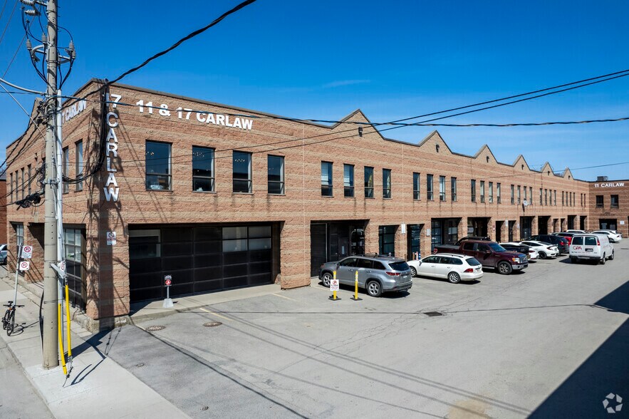 11-17 Carlaw Ave, Toronto, ON à vendre - Photo du bâtiment - Image 2 de 5