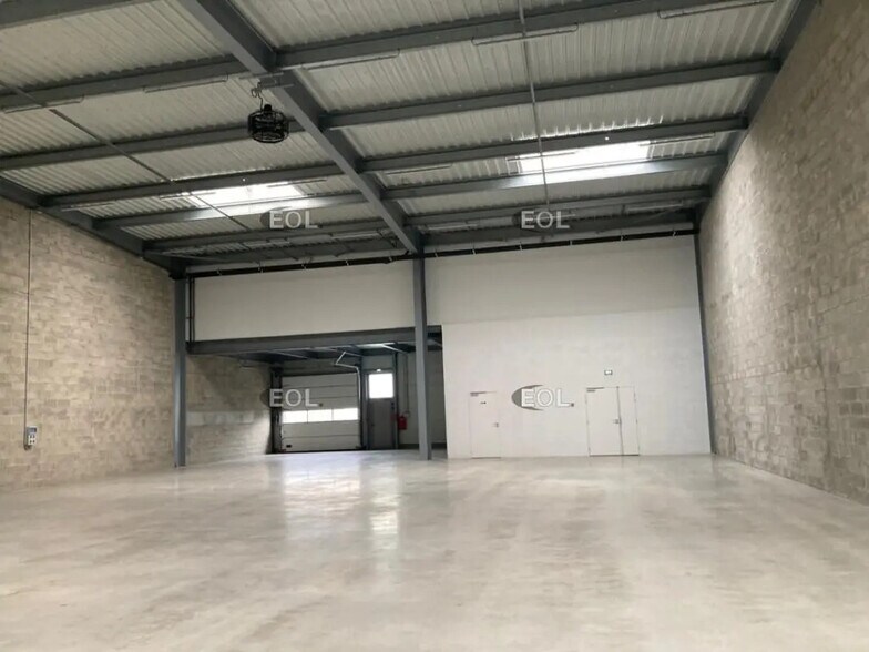 Flex dans Créteil à louer - Photo du bâtiment - Image 2 de 6