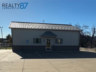 Plus de détails pour 1210 N Center Point Rd, Hiawatha, IA - Bureau à vendre