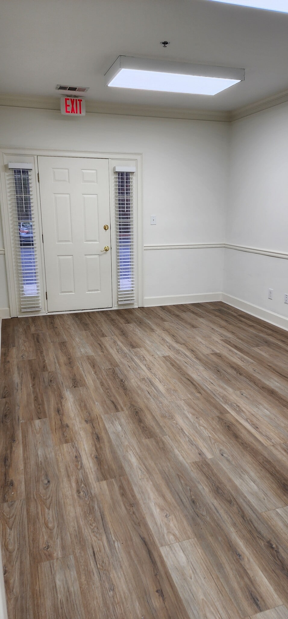 490 Sun Valley Dr, Roswell, GA à louer Photo intérieure- Image 1 de 22