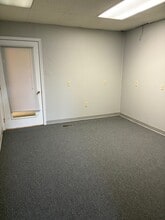 409 Easton Rd, Willow Grove, PA for lease Interior Photo- Image 1 of 4