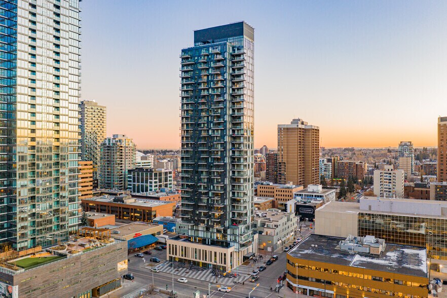 633 10th Ave SW, Calgary, AB for sale - Building Photo - Image 1 of 1