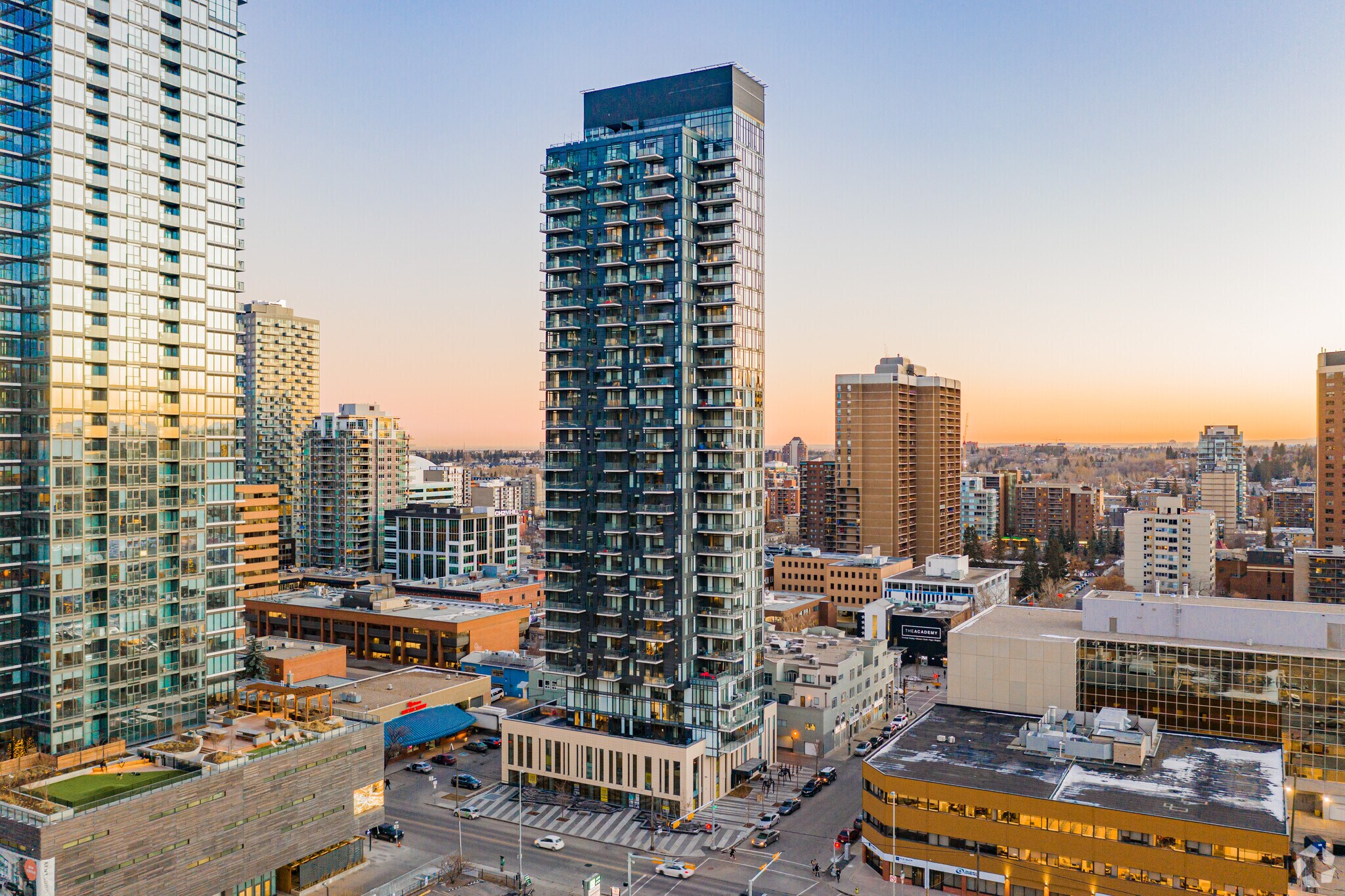 633 10th Ave SW, Calgary, AB for sale Building Photo- Image 1 of 1