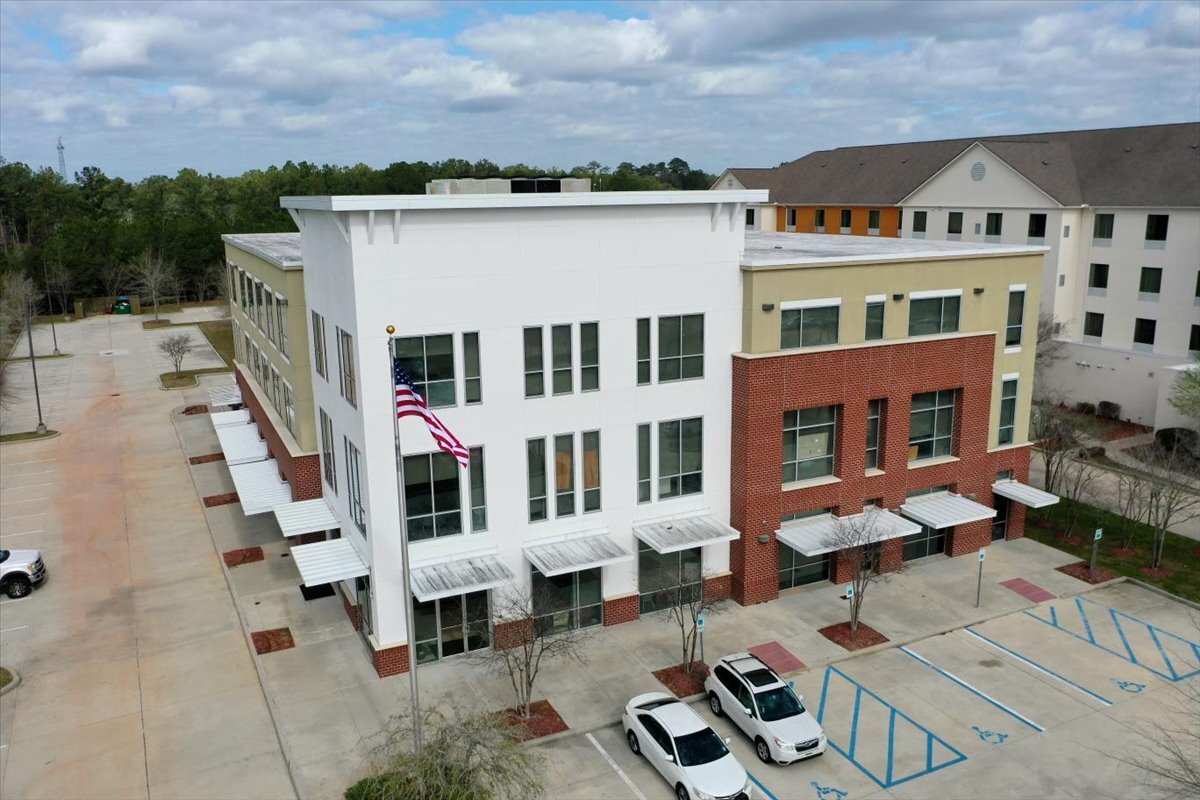 300 Holiday Square Blvd, Covington, LA à louer Photo du bâtiment- Image 1 de 25