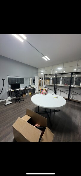 2860 E Pico Blvd, Los Angeles, CA à louer - Photo du bâtiment - Image 3 de 13