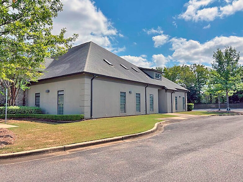 3158 Parliament Cir, Montgomery, AL for sale - Building Photo - Image 2 of 8