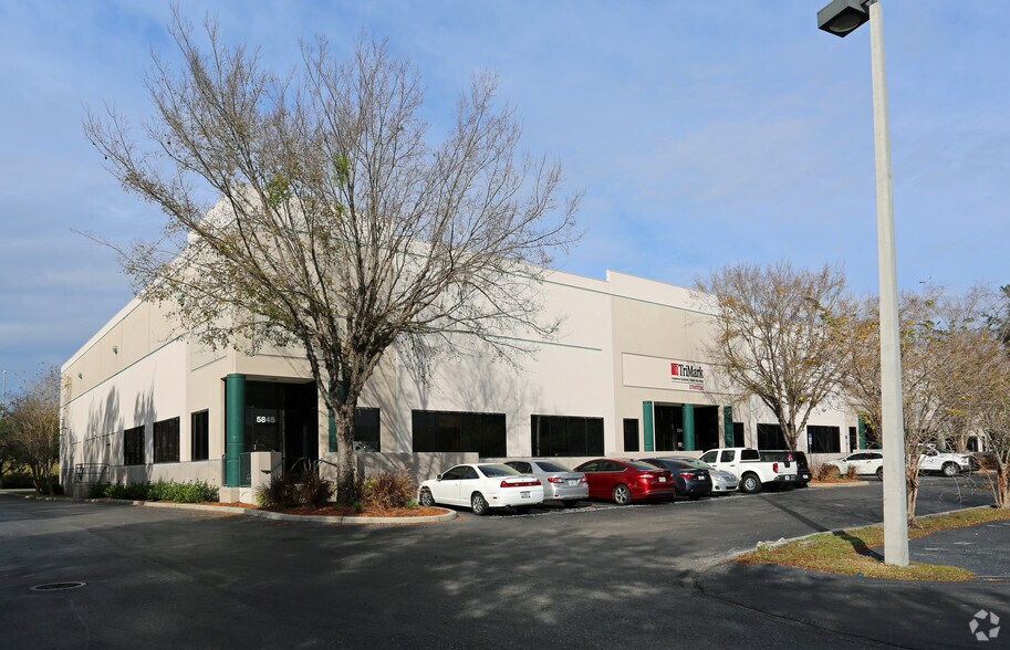 7004 Benjamin Rd, Tampa, FL à louer - Photo du bâtiment - Image 2 de 2