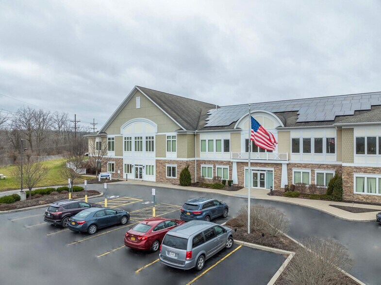 229 Parrish St, Canandaigua, NY à louer - Photo du bâtiment - Image 3 de 16