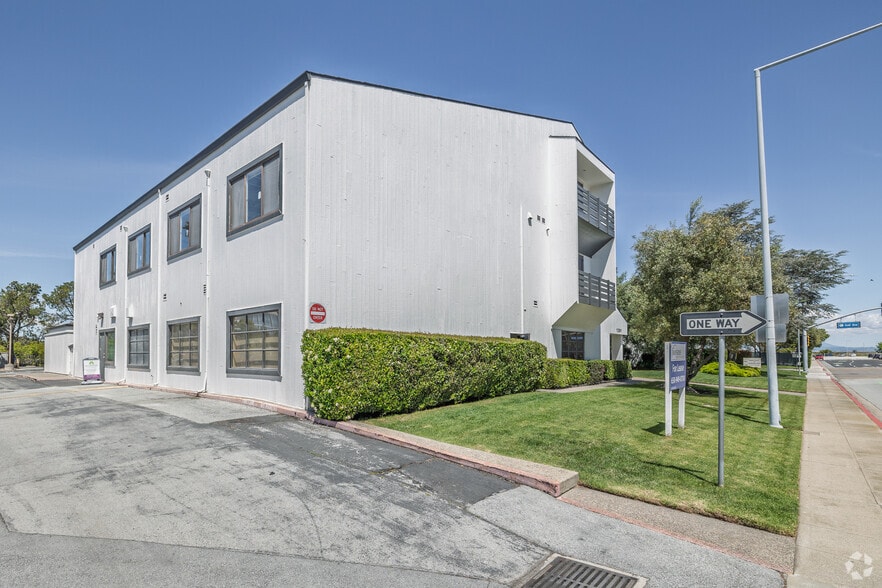 1291 E Hillsdale Blvd, Foster City, CA for lease - Building Photo - Image 3 of 6