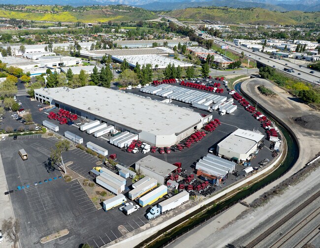 Plus de détails pour 3100 Pomona Blvd, Pomona, CA - Industriel à louer