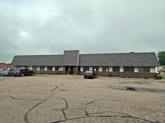 300 S Peach Ave, Marshfield, WI for lease Building Photo- Image 1 of 14