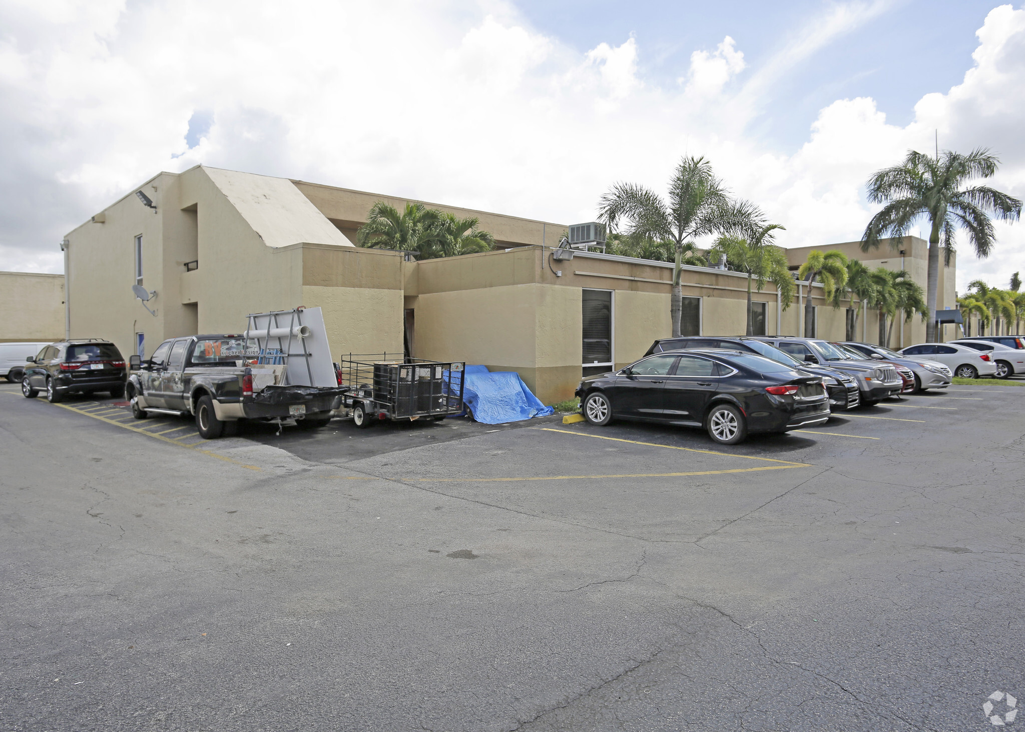 5052-5094 NW 74th Ave, Miami, FL for lease Primary Photo- Image 1 of 8