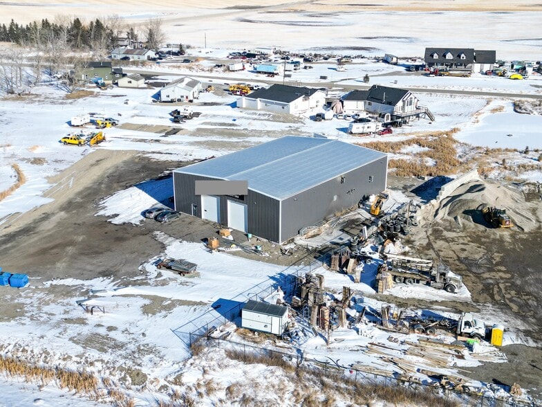 251223 Sunshine Rd, Rocky View No 44, AB à vendre - Photo du bâtiment - Image 3 de 15