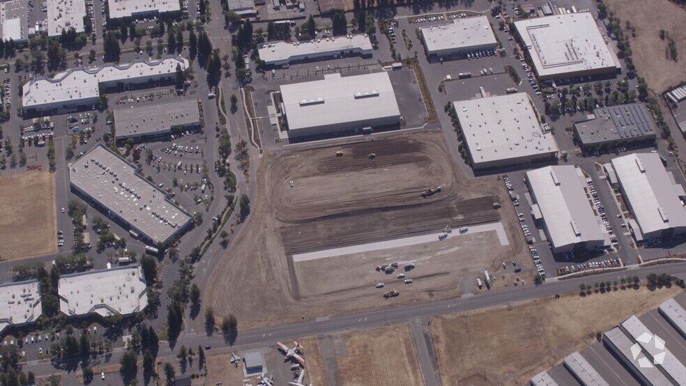 3550 N Laughlin Rd, Santa Rosa, CA à louer - Vidéo aérienne - Image 1 de 2